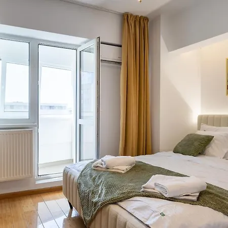 1001 Riverside Flat