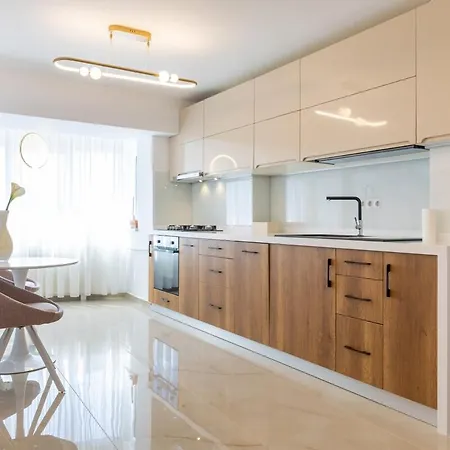 1001 Riverside Flat *